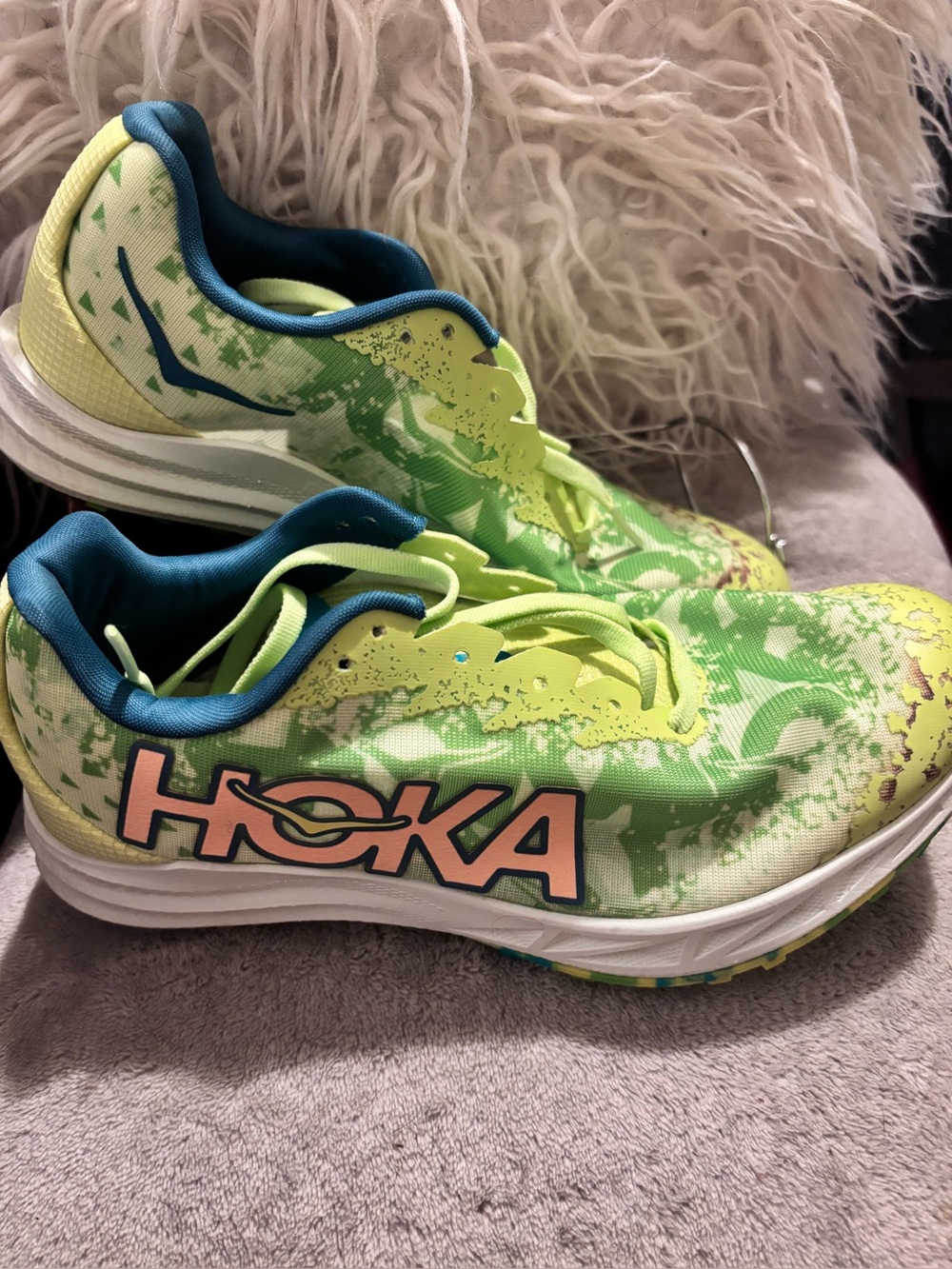 HOKA Crescendo XC Cross Country Spikes Women's 6.5 / Men's 5 Lettuce Lime Green